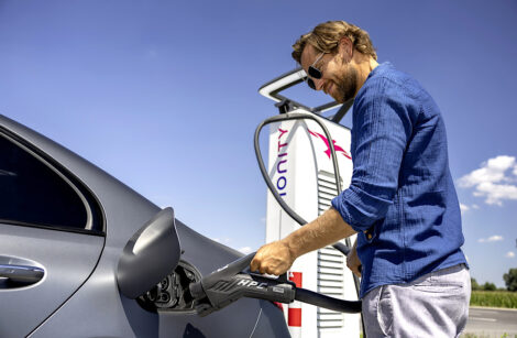 “Plug & Charge”, c’est nouveau et sur les véhicules électriques ou hybrides rechargeables chez Mercedes !
