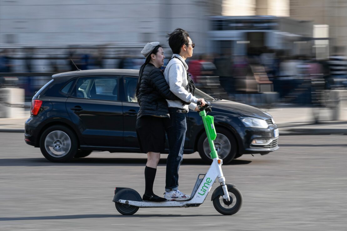 Stopper la déforestation et… les trottinettes en ville, nos deux derniers sondages…